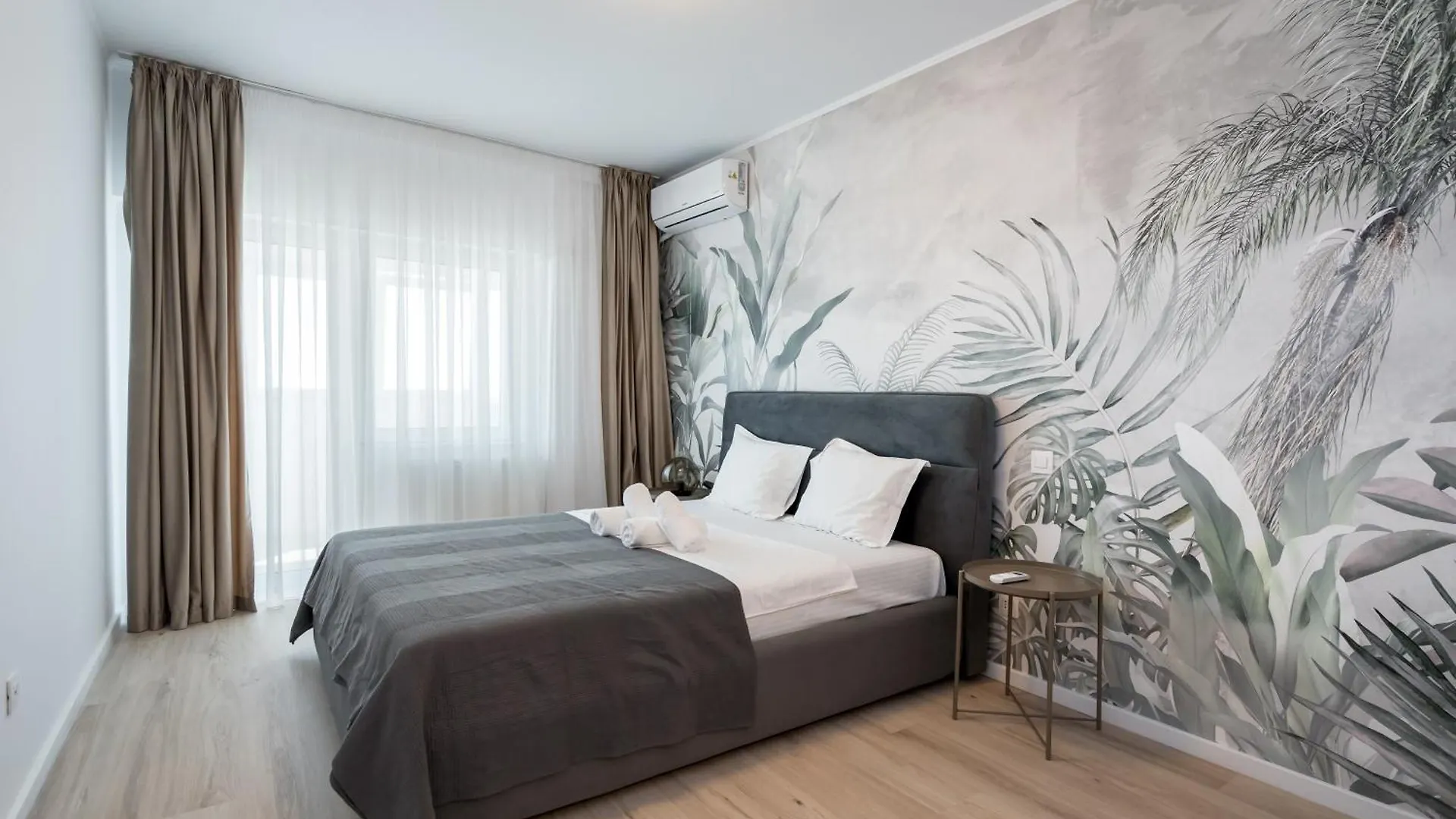 Majestic Apartments- With Parking Bukarest
