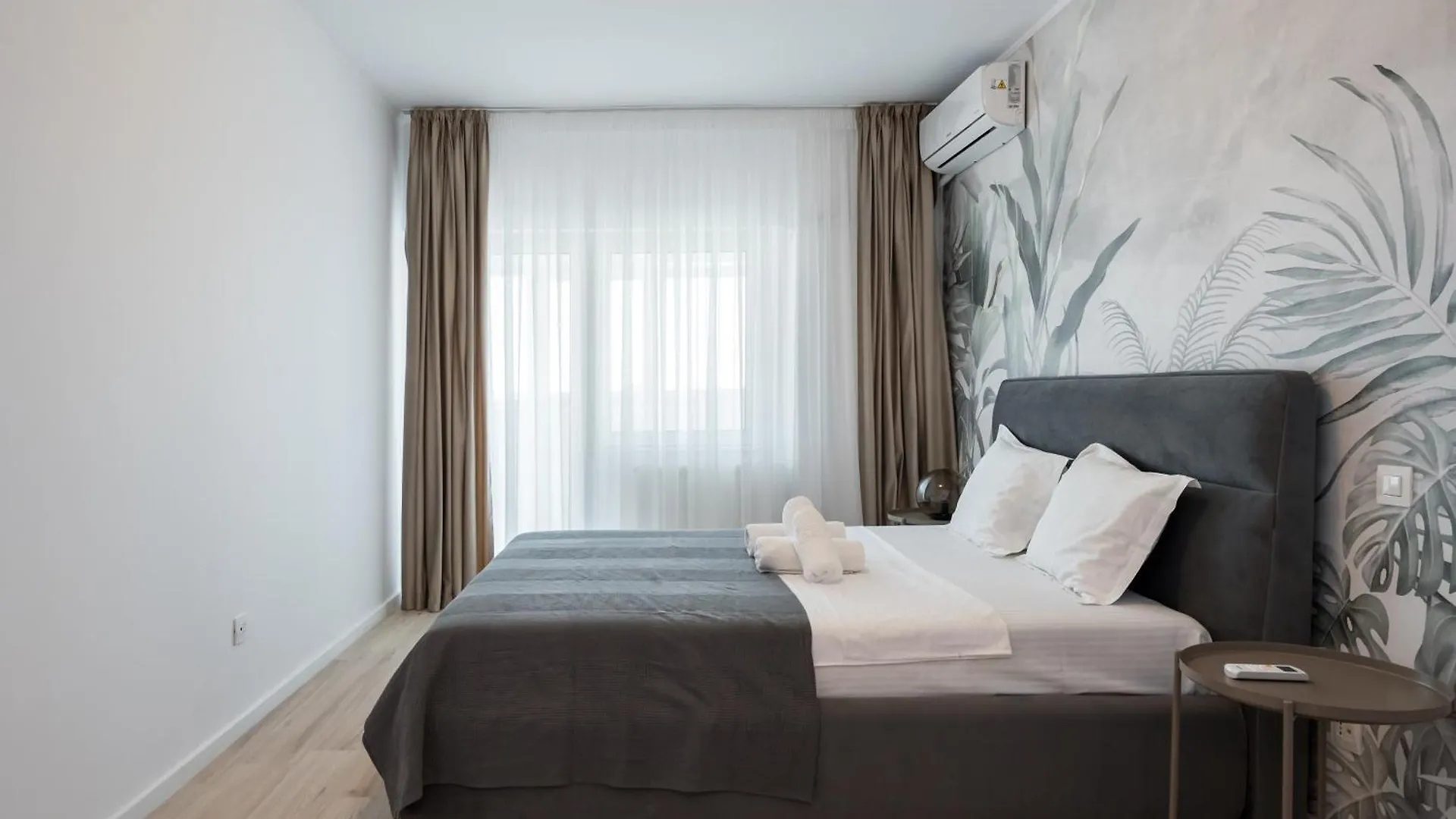 Majestic Apartments- With Parking Bucharest
