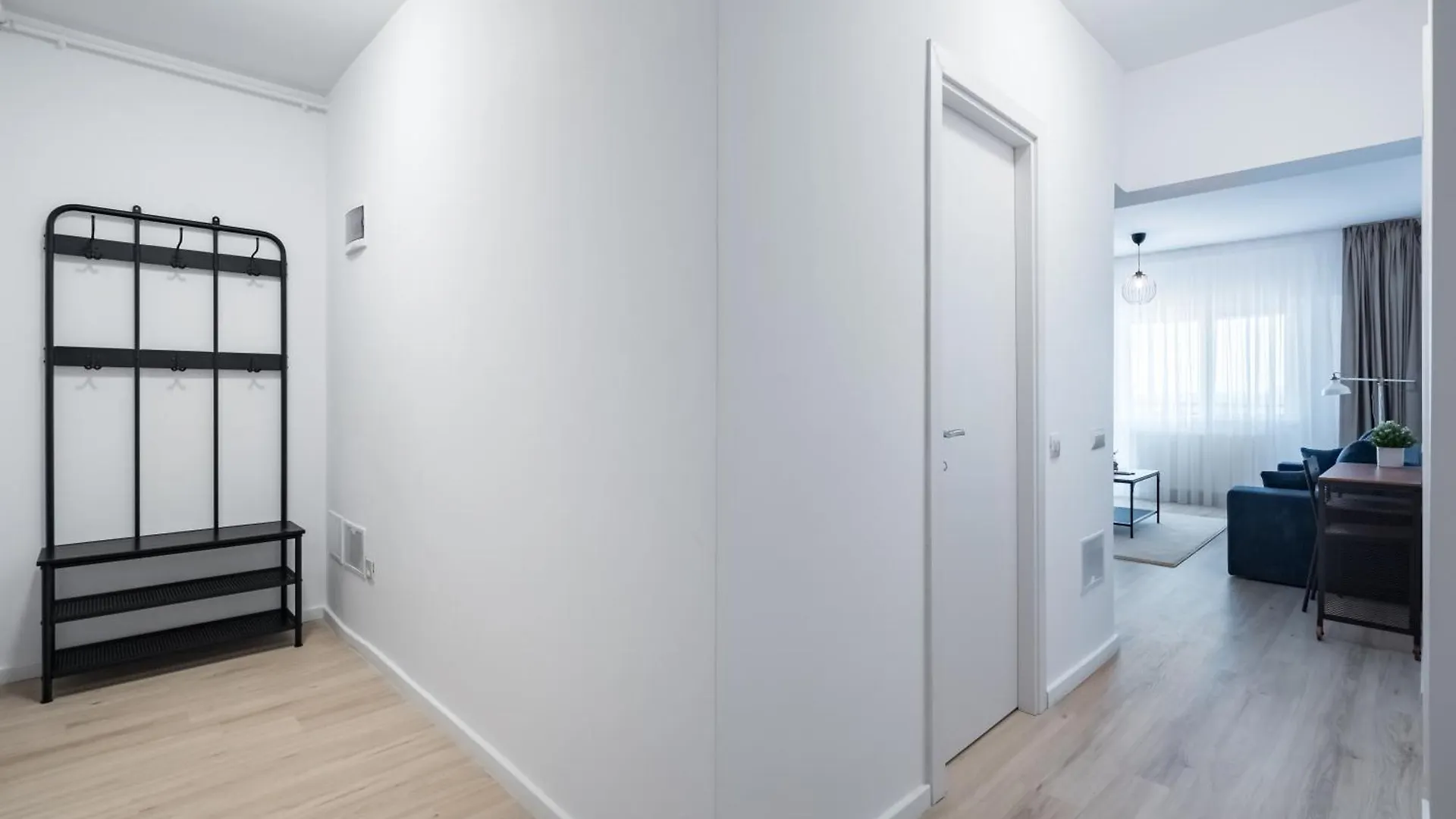 Majestic Apartments- With Parking Bukarest 0*,