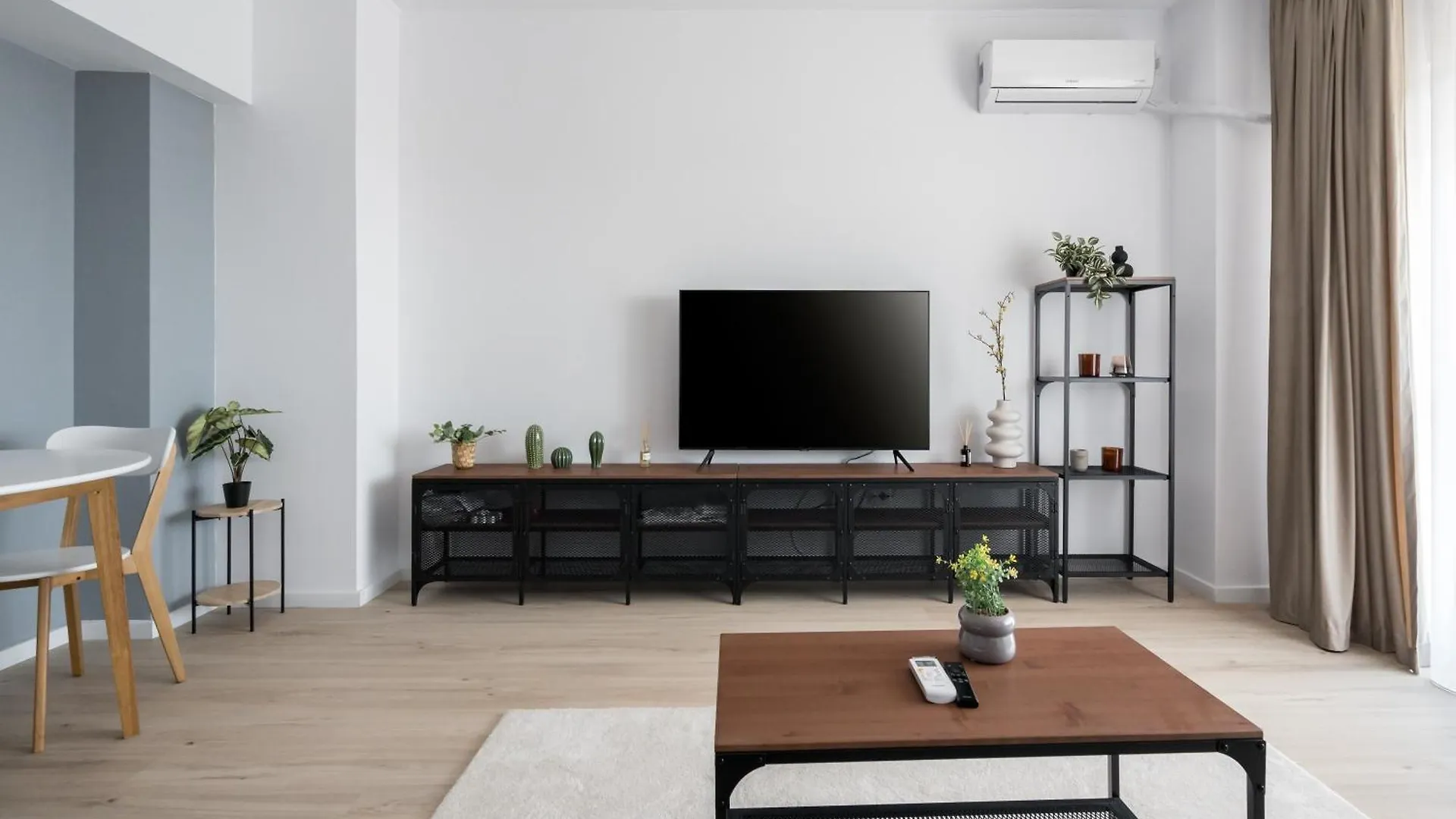 Majestic Apartments- With Parking Bukarest 0*,