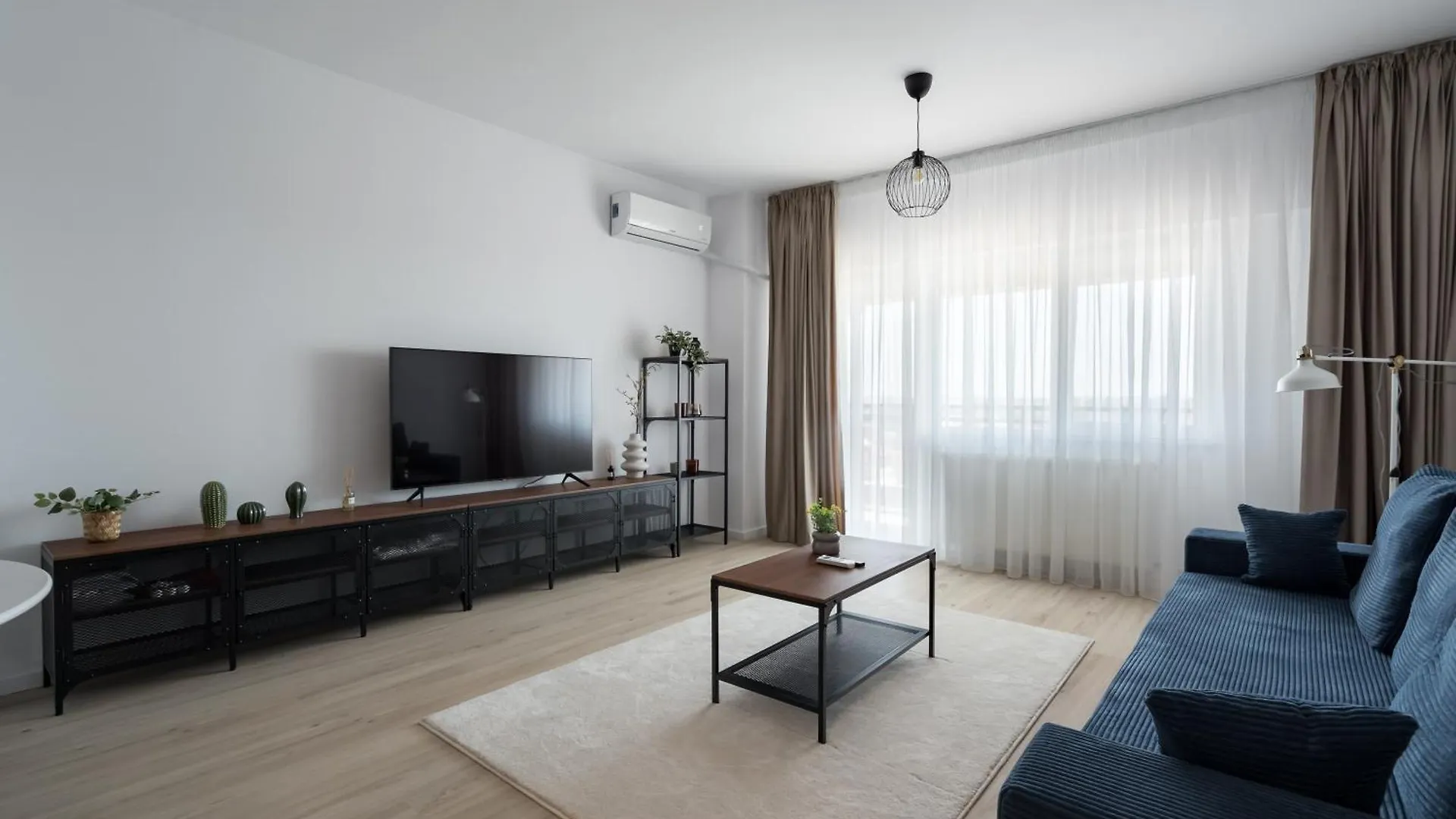Majestic Apartments- With Parking Bukarest