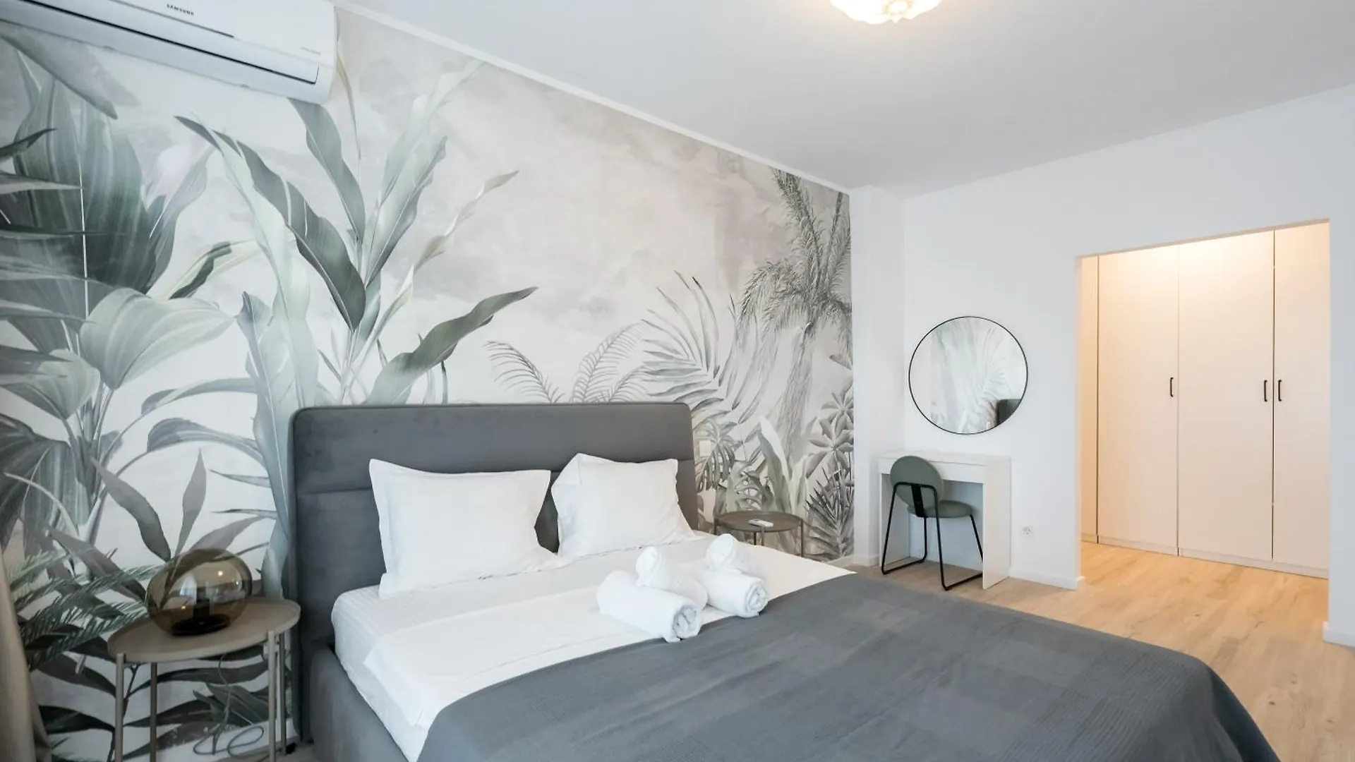 Majestic Apartments- With Parking Bukarest